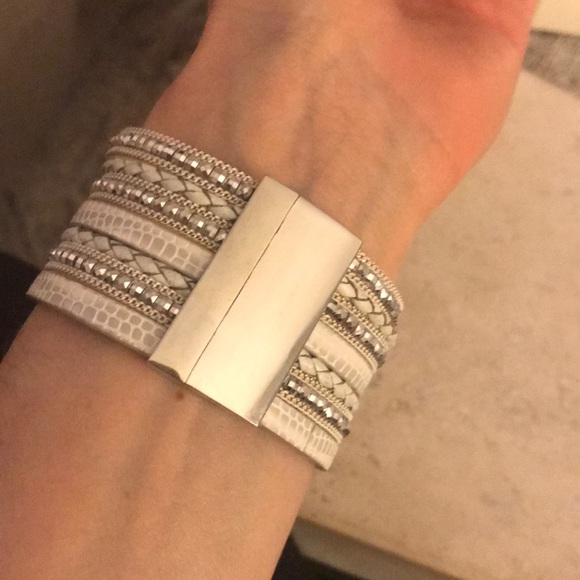 Cuff bracelet - Picture 3 of 3